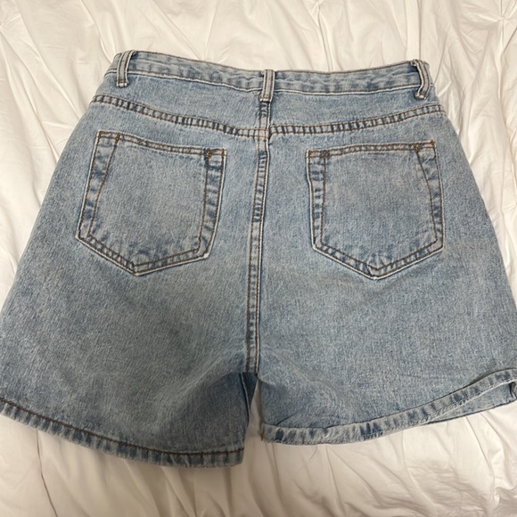Blue jean shorts loose and comfy - Picture 3 of 3